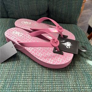 GBG Los Angeles Woman’s Pink Flip Flop Sandals Sz 7